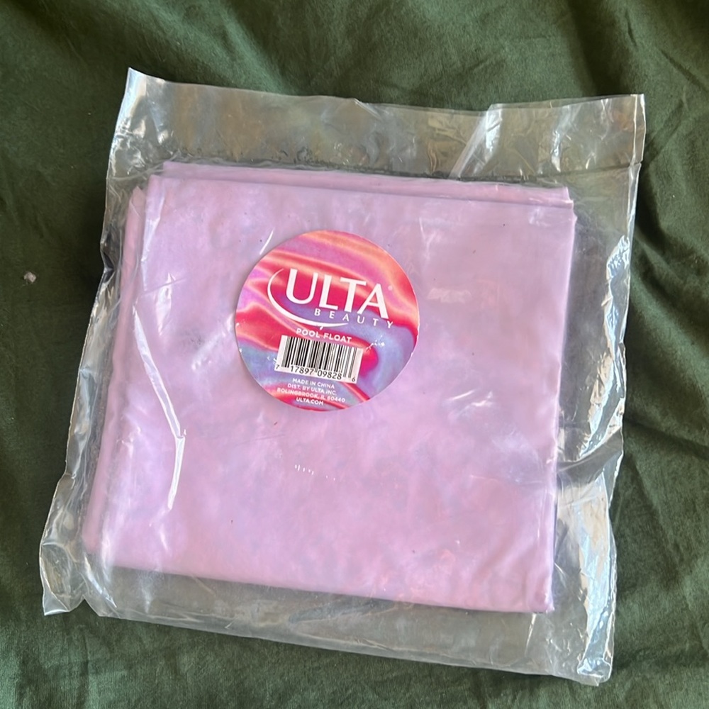 Ulta pool float - Picture 3 of 4